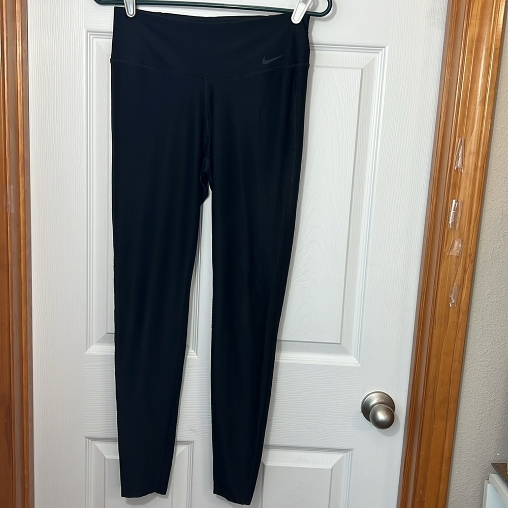 Nike leggings small black